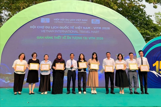 Lâm Đồng giành 2 giải thưởng gian hàng tại Hội chợ Du lịch quốc tế VITM Hà Nội
