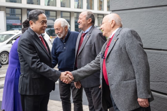 Chủ tịch Quốc hội Trần Thanh Mẫn thăm nơi lưu dấu Chủ tịch Hồ Chí Minh tại Milan
