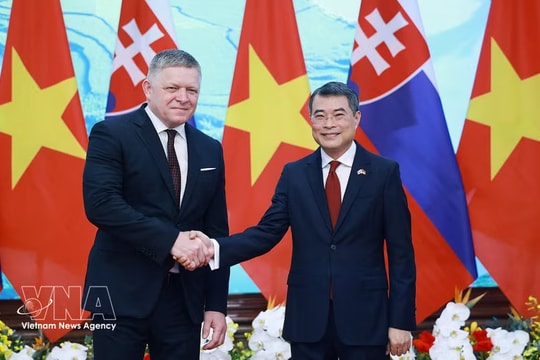 PMs discuss measures for advancing Vietnam – Slovakia relations