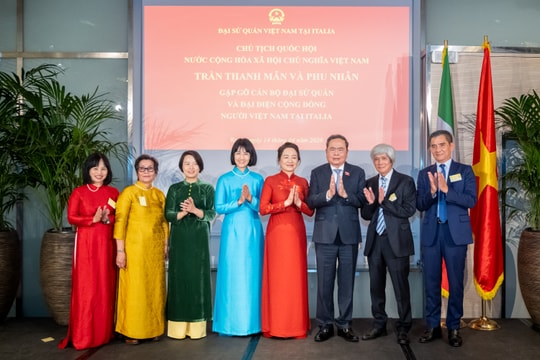 Chủ tịch Quốc hội Trần Thanh Mẫn gặp mặt cộng đồng người Việt Nam tại Italia