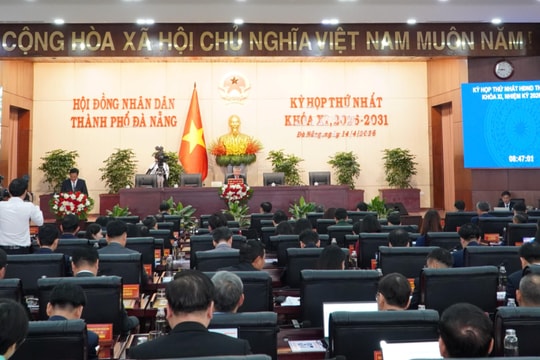 Chuyển giao trọng trách, kiện toàn bộ máy chính quyền thành phố