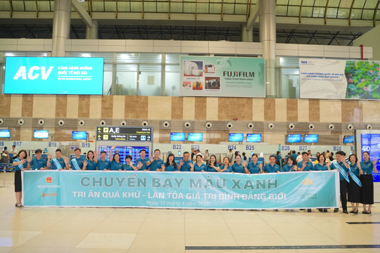 Vietnam Airlines phối hợp với Bộ Quốc phòng tổ chức Chuyến bay màu xanh