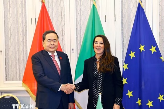Chủ tịch Quốc hội Trần Thanh Mẫn tiếp Phó Chủ tịch Thượng viện Italia