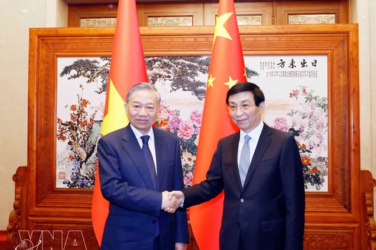 Vietnam's top leader meets with Chairman of Chinese People’s Political Consultative Conference