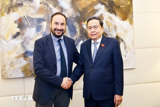 Chủ tịch Quốc hội Trần Thanh Mẫn gặp Tổng Bí thư Đảng Tái lập Cộng sản Italia
