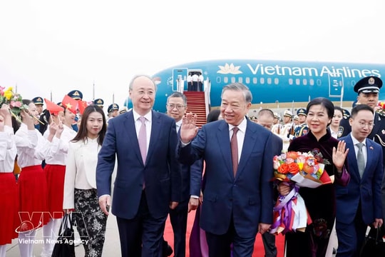 Chinese newspaper expects new chapter in building Vietnam-China community with shared future