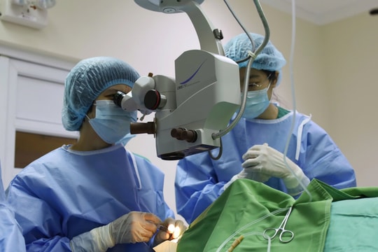 Dấu mốc mới: Lần đầu ghép giác mạc thành công tại Quảng Ninh
