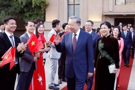 Lấy ổn định của quan hệ song phương ứng phó với bất ổn của thế giới