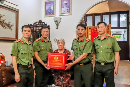 Ấm áp nghĩa tình đồng chí, tri ân truyền thống vẻ vang của lực lượng Tham mưu CAND anh hùng