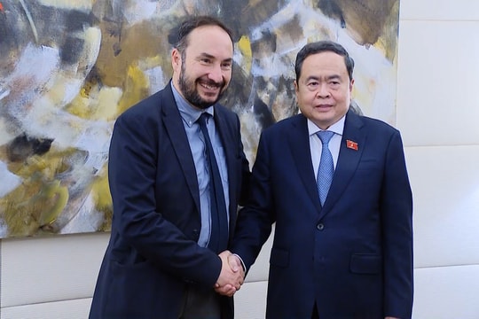Chủ tịch Quốc hội Trần Thanh Mẫn gặp Tổng Bí thư Đảng Tái lập Cộng sản Italia