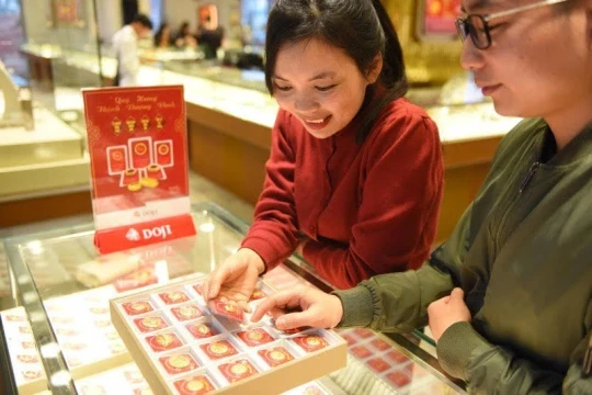 Chênh lệch giá vàng lên 4 triệu đồng/lượng, nhà đầu tư chịu thiệt ngay khi mua