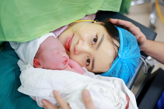 Cặp song sinh chào đời cách nhau 13 tuần: Ca hiếm trong sản khoa Việt Nam