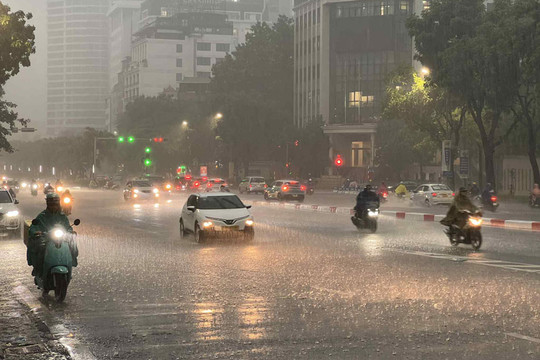 Dự báo thời tiết ngày 8/7: Bắc Bộ mưa dông về chiều tối, cần đề phòng lốc, sét và gió giật mạnh