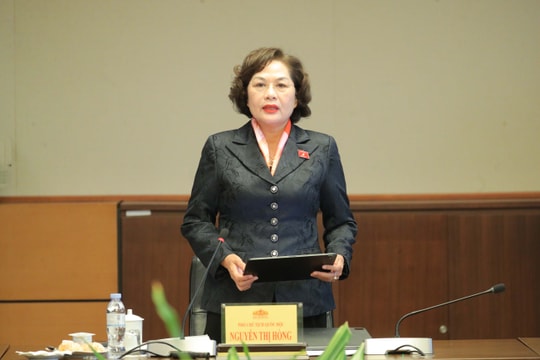 Phó Chủ tịch Quốc hội Nguyễn Thị Hồng làm việc với Thường trực Ủy ban Kinh tế và Tài chính