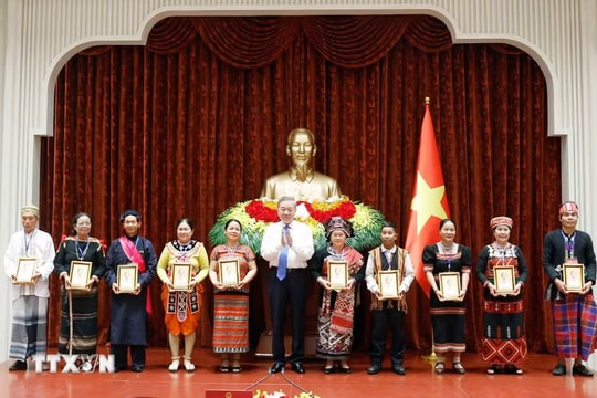Tổng Bí thư, Chủ tịch nước Tô Lâm: Già làng, trưởng bản góp phần củng cố khối đại đoàn kết toàn dân tộc