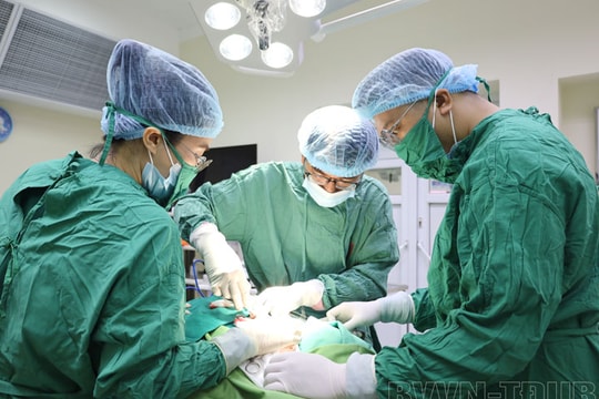 Nữ sinh cắt bỏ toàn bộ tuyến giáp do ung thư, cảnh báo bệnh đang trẻ hóa