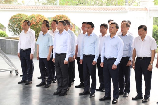 Thủ tướng Lê Minh Hưng dâng hương tại Khu di tích Ngã ba Đồng Lộc