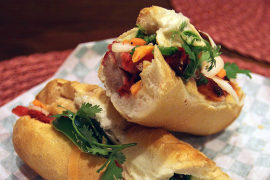 Bộ Y tế yêu cầu làm rõ vụ nghi ngộ độc bánh mì ở Nghệ An