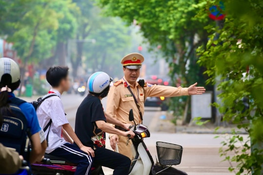 Xây dựng văn hóa tuân thủ pháp luật về giao thông