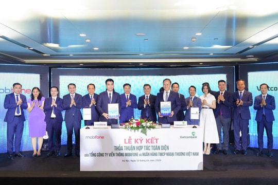 Vietcombank và MobiFone ký kết hợp tác toàn diện