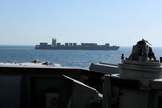 Mỹ bắt giữ tàu Iran: Thỏa thuận ngừng bắn ngàn cân treo sợi tóc