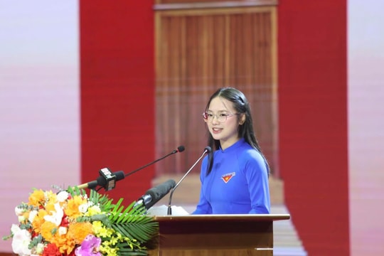 Nữ sinh Hà Tĩnh với bài phát biểu chạm đến trái tim người nghe tại Lễ kỷ niệm 120 năm Ngày sinh Tổng Bí thư Hà Huy Tập