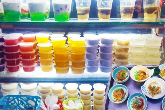Bánh flan và canh bắp cải khiến hàng trăm học sinh ngộ độc thực phẩm tại TP. Hồ Chí Minh