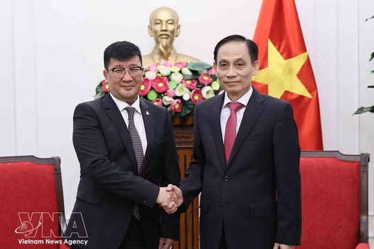 Foreign Minister hosts outgoing Mongolian Ambassador