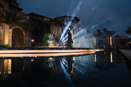 “Kiêu hãnh thầm lặng”: Show thời trang đẳng cấp mang dấu ấn Lakeside Residences