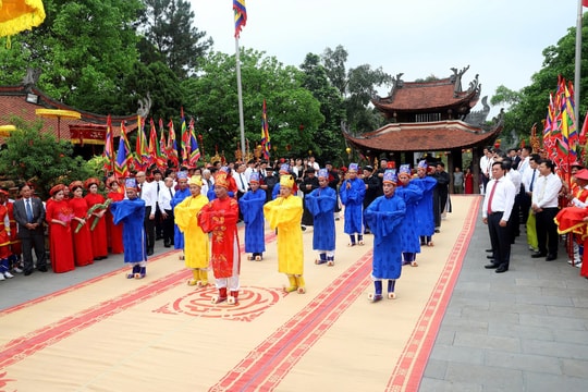 Phú Thọ: Lễ giỗ Đức Quốc Tổ Lạc Long Quân và Dâng hương tưởng niệm Tổ Mẫu Âu Cơ