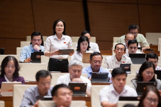 Chiều 22/4/2026: Quốc hội thảo luận ở hội trường về dự thảo Nghị quyết của Quốc hội về thực hiện thí điểm chế định luật sư công
