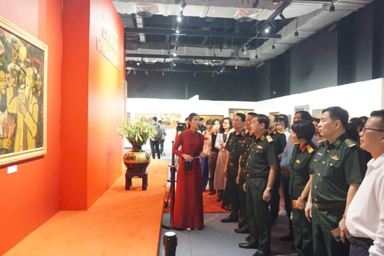 Khai mạc triển lãm tranh sơn mài “Quê hương và người chiến sĩ”