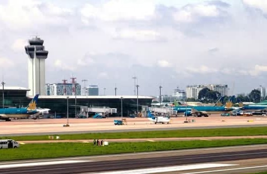 Tan Son Nhat airport increases flight capacity to 46 per hour for holiday travel
