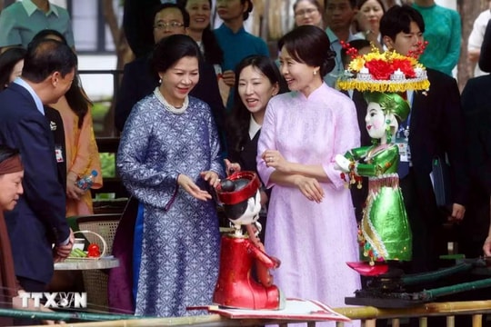 Phu nhân Tổng Bí thư, Chủ tịch nước Tô Lâm và Phu nhân Tổng thống Hàn Quốc thăm Bảo tàng Dân tộc học Việt Nam