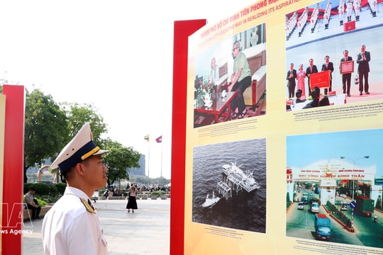Photo exhibitions highlight Vietnam’s unity, Ho Chi Minh City’s dynamism