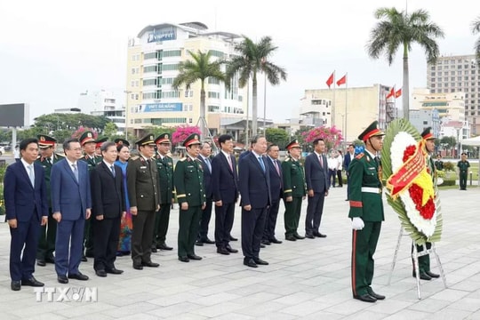 Tổng Bí thư, Chủ tịch nước Tô Lâm dâng hương tưởng niệm các Anh hùng liệt sỹ tại Đà Nẵng