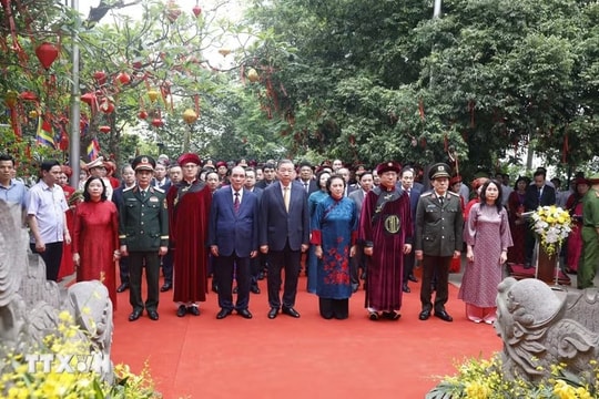 Tổng Bí thư, Chủ tịch nước Tô Lâm dâng hương tưởng niệm các Vua Hùng