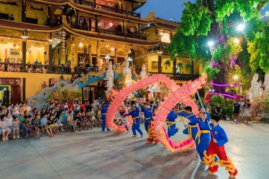 Gắn kết kiều bào với văn hóa dân tộc thông qua múa lân sư rồng và võ thuật