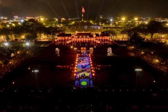 Lung linh “Hoàng cung huyền ảo”