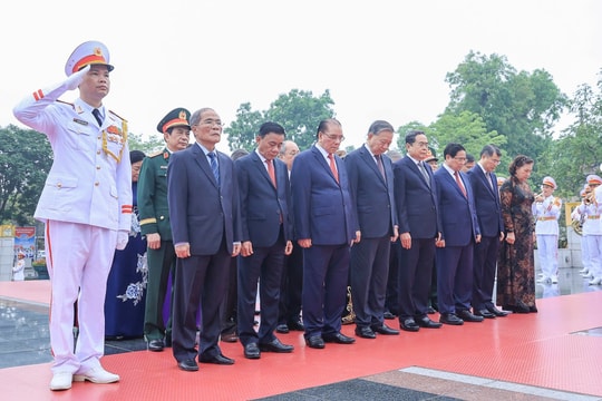 Tổng Bí thư, Chủ tịch nước Tô Lâm và lãnh đạo Đảng, Nhà nước vào Lăng viếng Chủ tịch Hồ Chí Minh