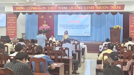 “Giải pháp nâng cao năng suất lao động gắn với phát triển thị trường lao động đồng bộ, hiện đại, hiệu quả trong giai đoạn mới”