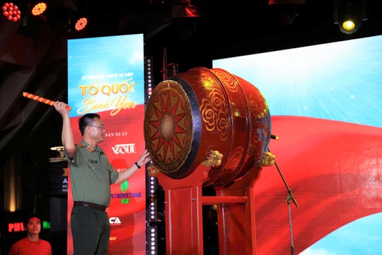 Khai mạc chương trình Gala “Tổ quốc bình yên” tại Đà Nẵng