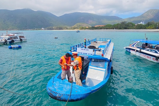 TP. Hồ Chí Minh: Siết chặt an toàn giao thông đường thủy dịp cao điểm du lịch hè
