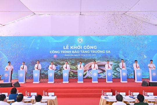 Phó Chủ tịch Quốc hội Nguyễn Khắc Định dự lễ khởi công Bảo tàng Trường Sa