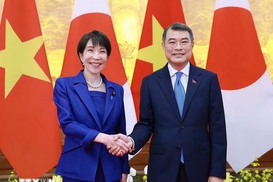 Thủ tướng Lê Minh Hưng chủ trì Lễ đón chính thức và hội đàm với Thủ tướng Nhật Bản Takaichi Sanae