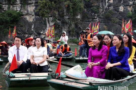 Phó Chủ tịch Quốc hội Nguyễn Thị Thanh dự Lễ hội Tràng An năm 2026