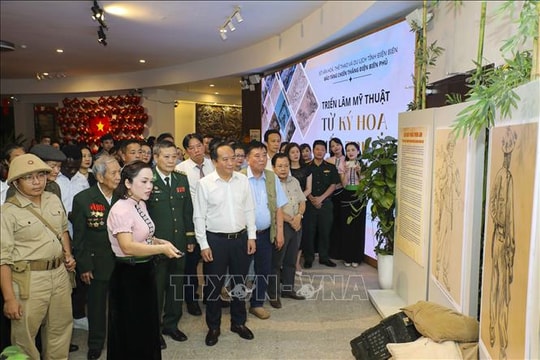 Từ ký họa chiến trường đến sắc màu đương đại