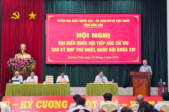 Trưởng Ban Chính sách, chiến lược Trung ương Nguyễn Thanh Nghị tiếp xúc cử tri tại Đắk Lắk