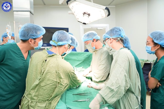 Ca bệnh hiếm: Sản phụ mang thai IVF 39 tuần phát hiện u lách 1,5kg