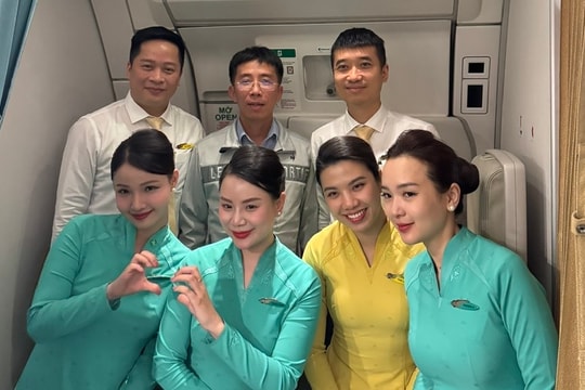 Bác sĩ Bệnh viện Bạch Mai kịp thời cứu hành khách liệt mặt trên chuyến bay đi Pháp